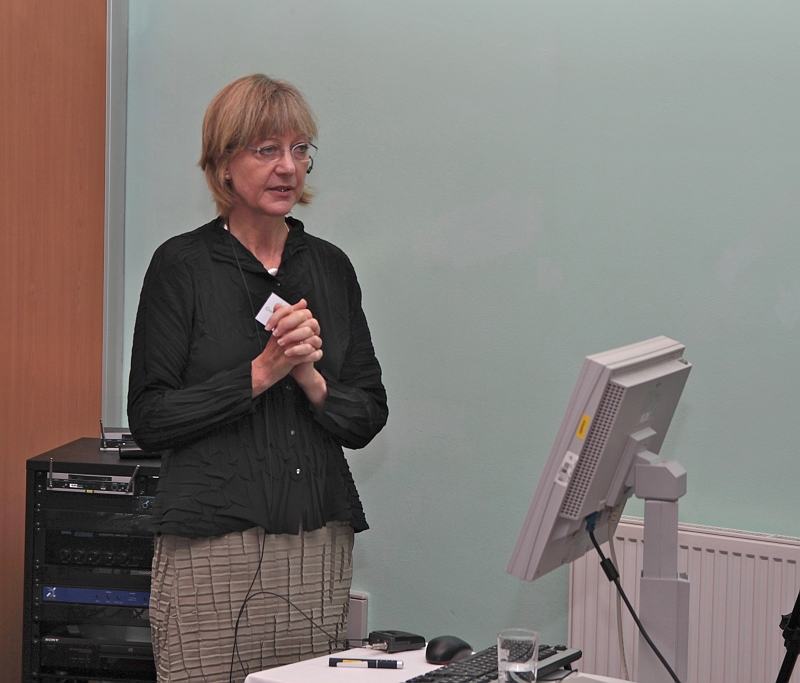 tsd2010_day2_a_talk_fellbaum01.jpg - Christiane Fellbaum