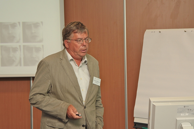 tsd2010_day2_b_session01_hall2_b_mihelic01.jpg - France Mihelič